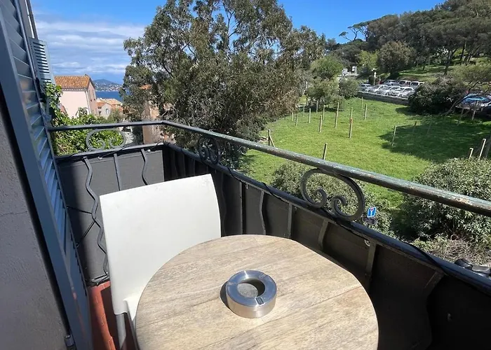 Hotel B Lodge